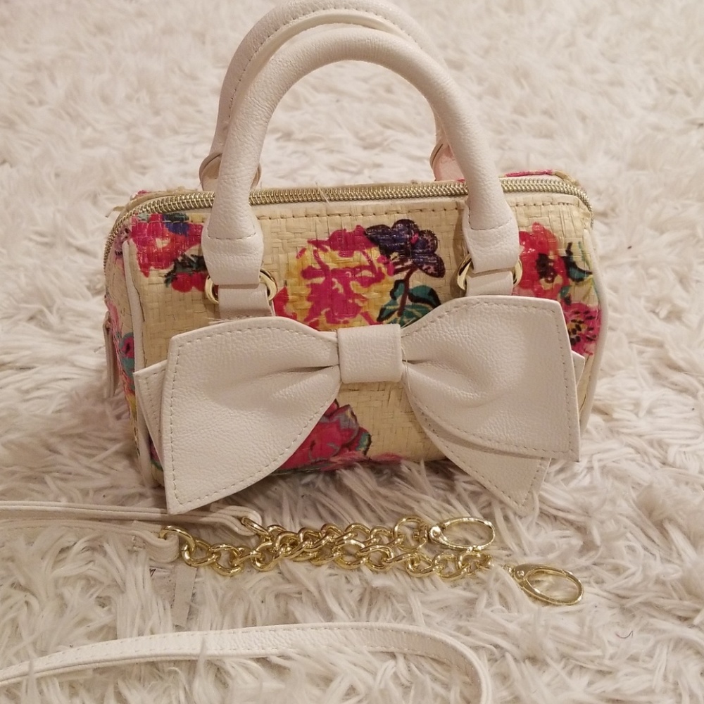 Adorable Betsey Johnson handbag